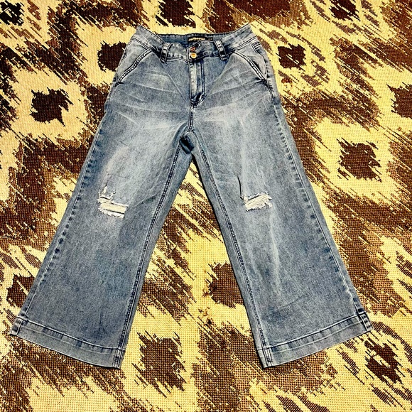 Dollhouse Jeans Dollhouse Wide Leg Cropped Jeans Poshmark